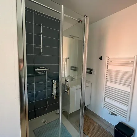 T2 Lumineux A Avec Balcon Et Parking - Fr-1-319-621 *