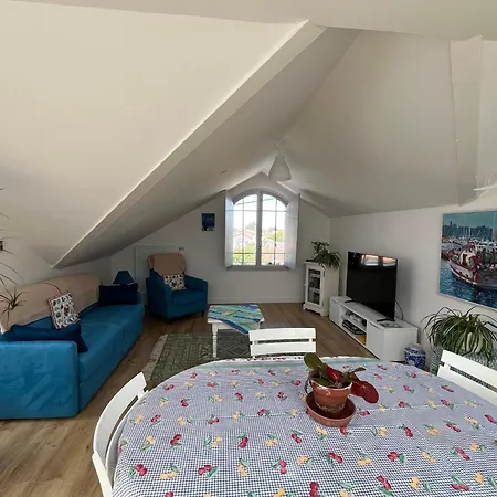 T2 Lumineux A Avec Balcon Et Parking - Fr-1-319-621 דירה *